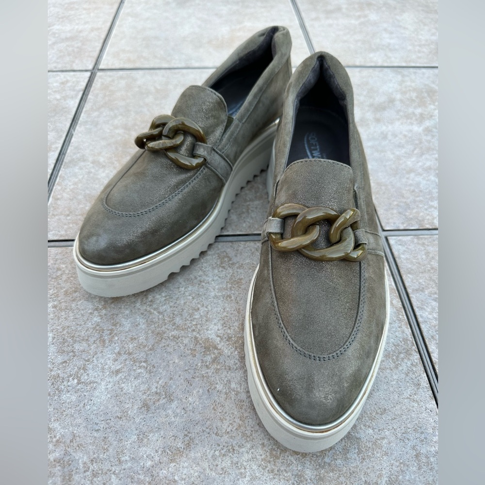 SoftWaves sneakers
